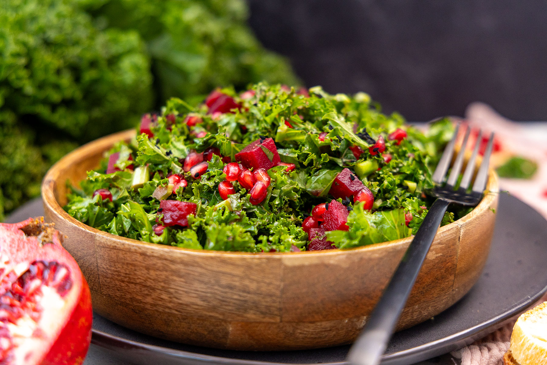Grünkohlsalat mit Granatapfel