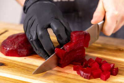 Rote Bete schneiden