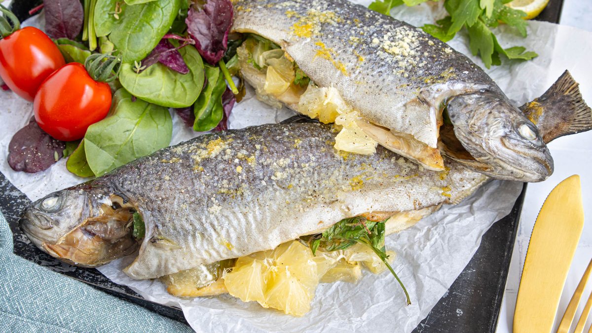 Knusprige Forelle aus dem Backofen | Rezept - eat.de