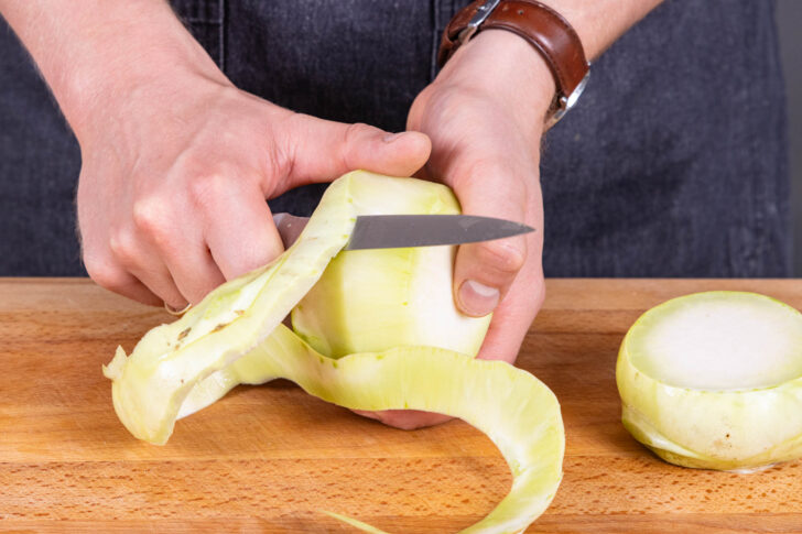 Kohlrabi schälen