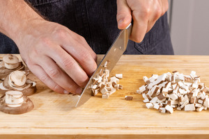 Champignons schneiden