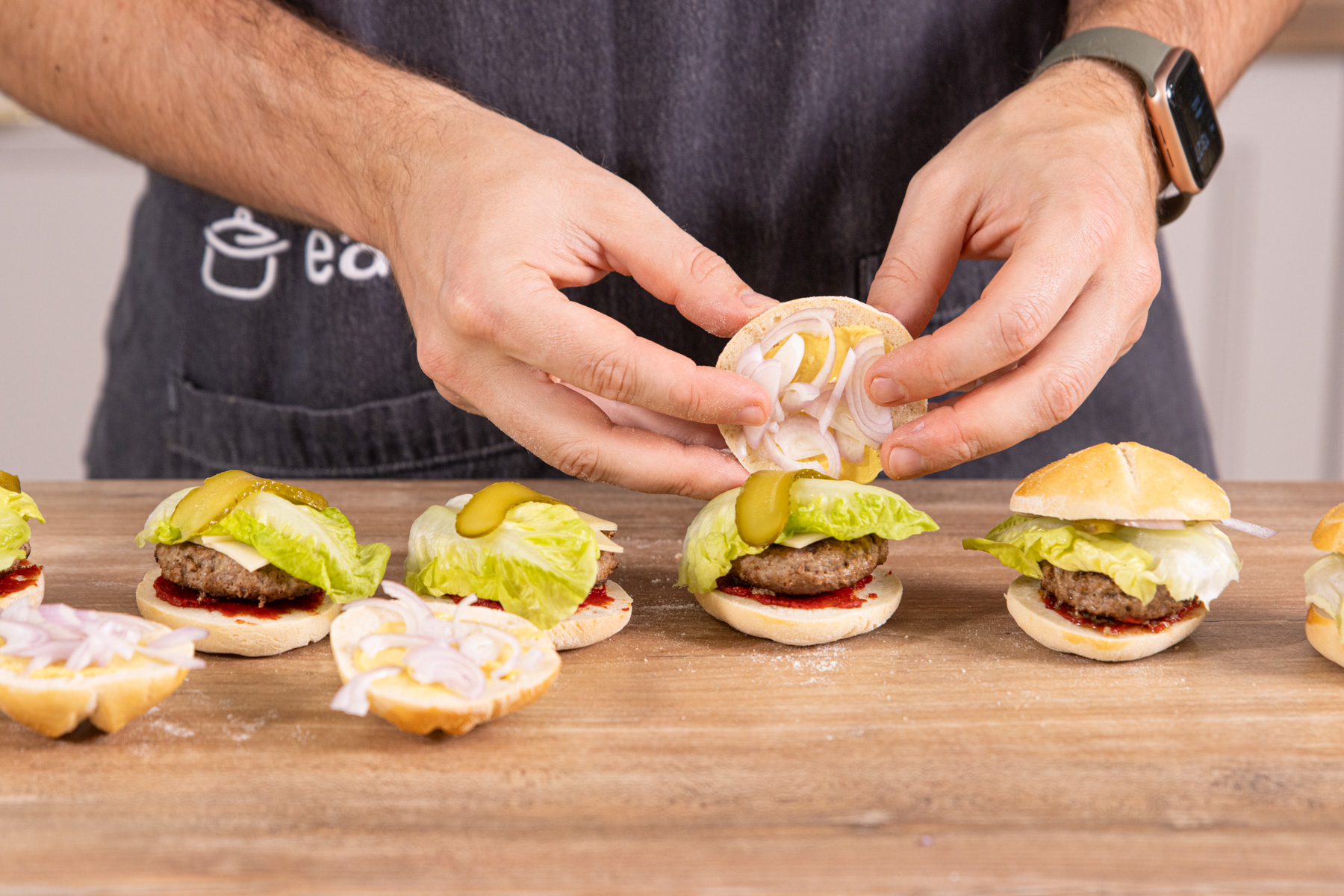Mini-Burger-Fingerfood fertigstellen
