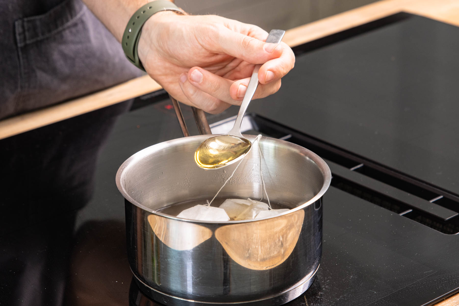 Pfirsich-Eistee selber machen | Rezept