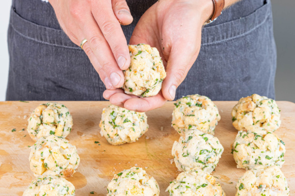 Semmelknödel mit Pilzrahmsoße | Rezept