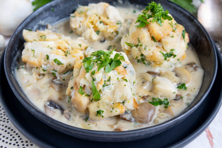 Semmelknödel mit Pilzrahmsoße