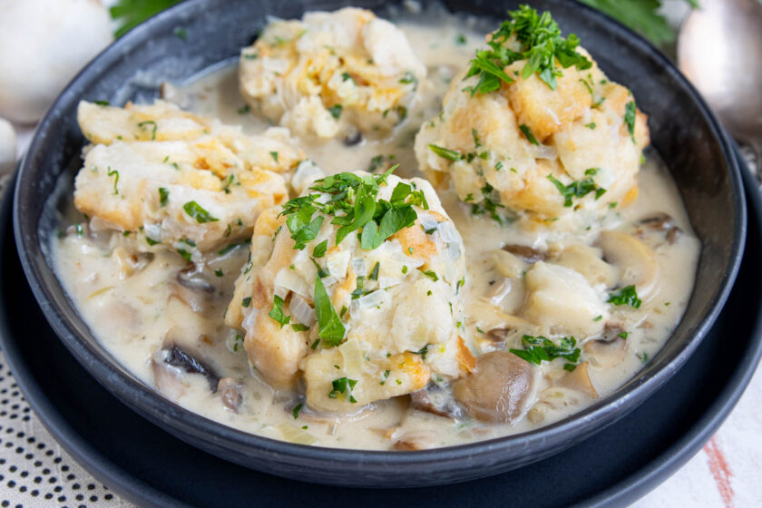Semmelknödel mit Pilzrahmsoße