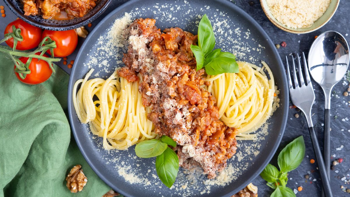 Vegane Spaghetti Bolognese mit Walnüssen