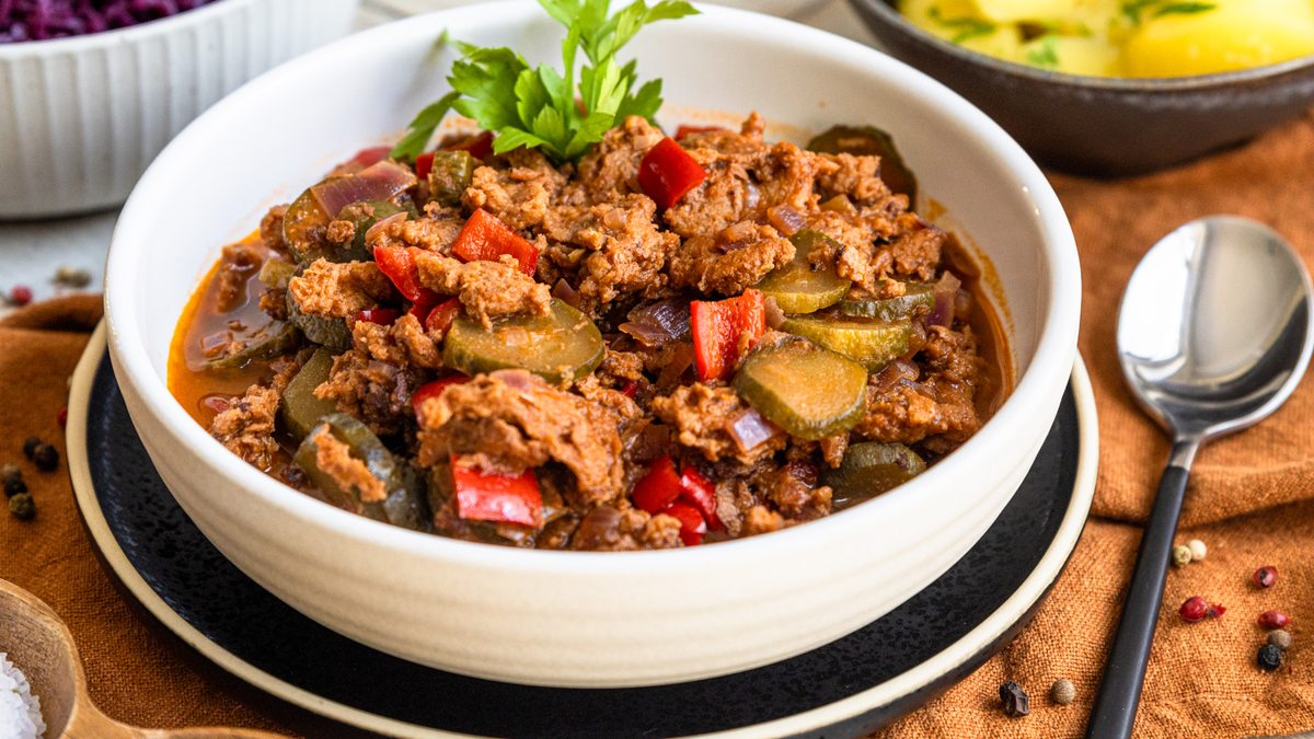 Schnelles veganes Gulasch | Rezept- eat.de
