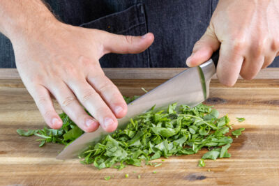 Rucola grob hacken