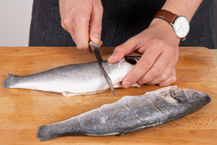 Fisch leicht einschneiden