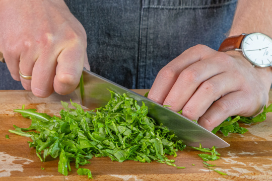 Rucola schneiden