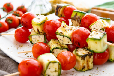 Zucchini-Käse-Spieße