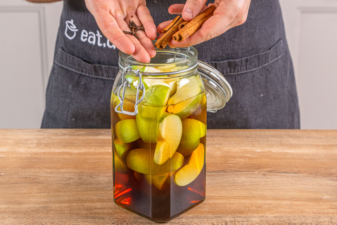 Apfel-Likör selber machen | Rezept