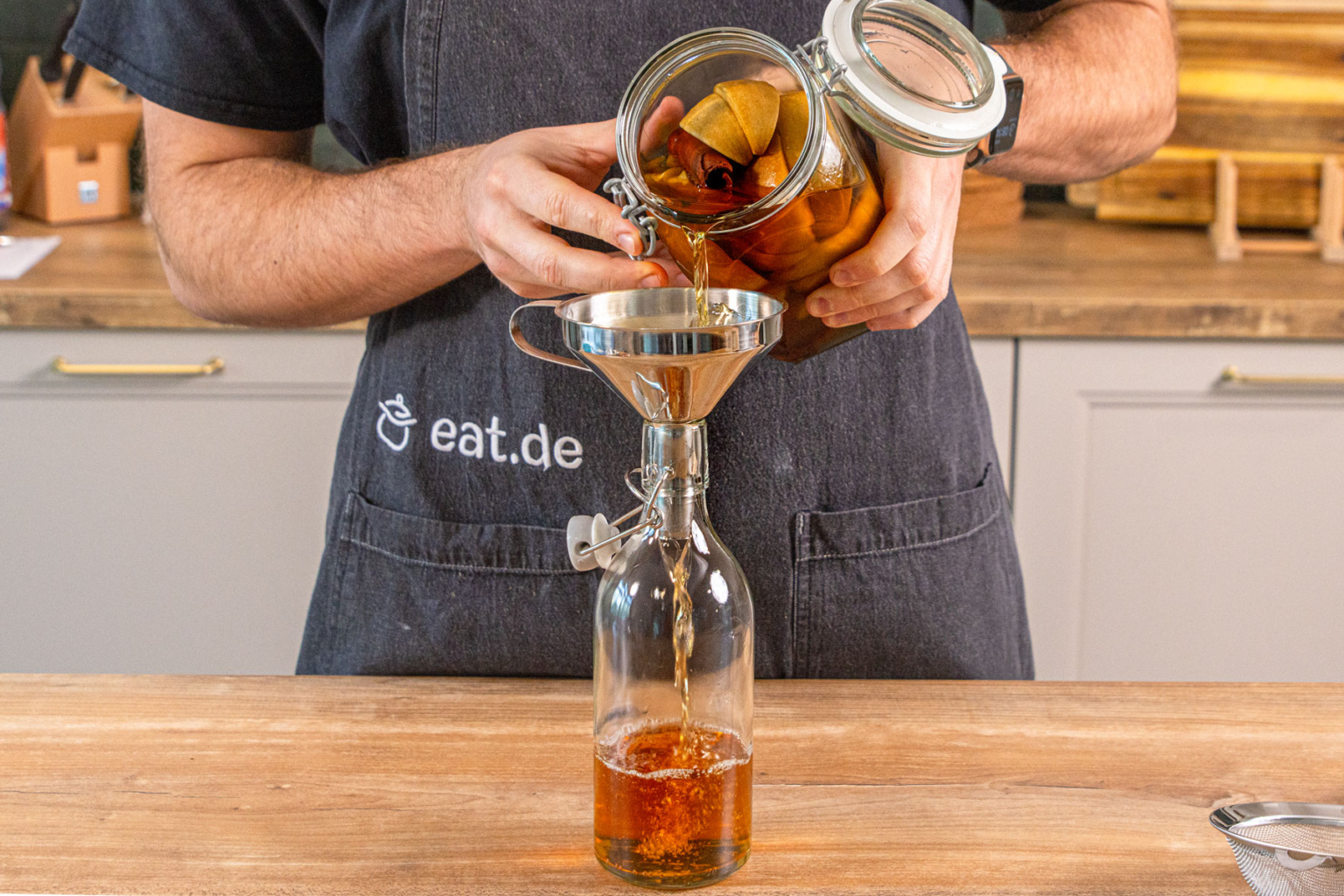 Apfel-Likör selber machen | Rezept