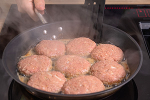 Bratklößchen nach DDR-Rezept in Pfanne braten