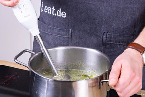 Brokkolisuppe pürieren