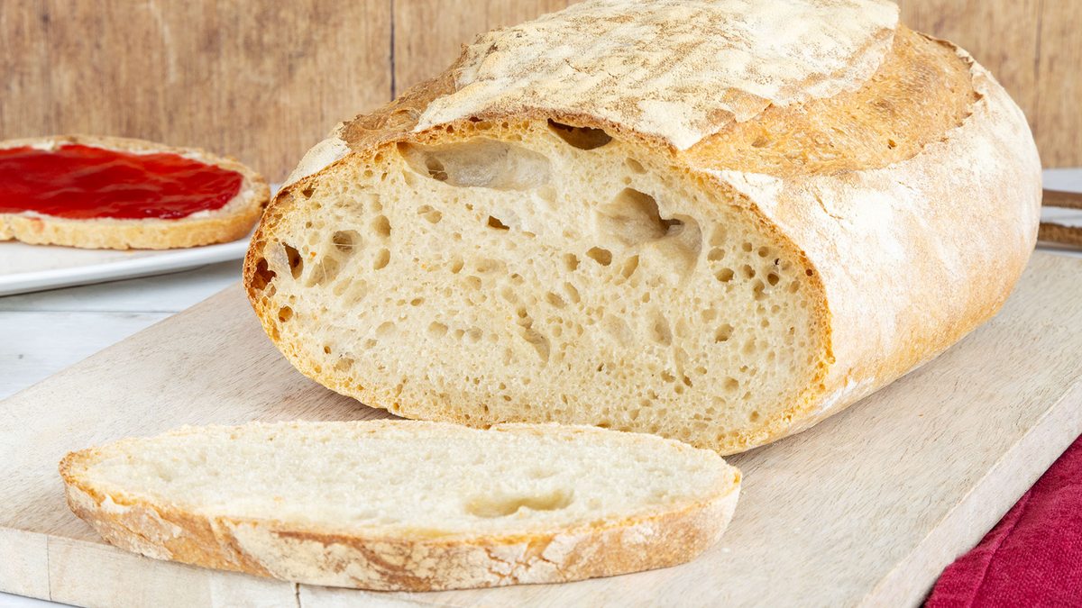 Brot backen mit Hefe und Weizenmehl | Rezept - eat.de