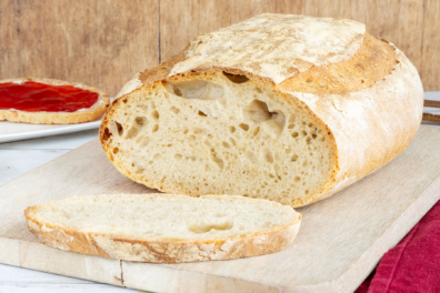 Brot backen mit Weizenmehl und Hefe