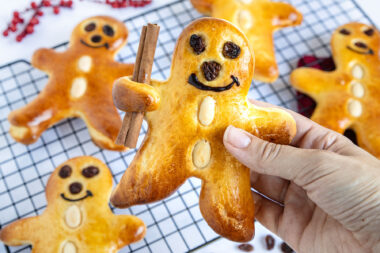 Einfachen Weckmann mit Hefeteig backen