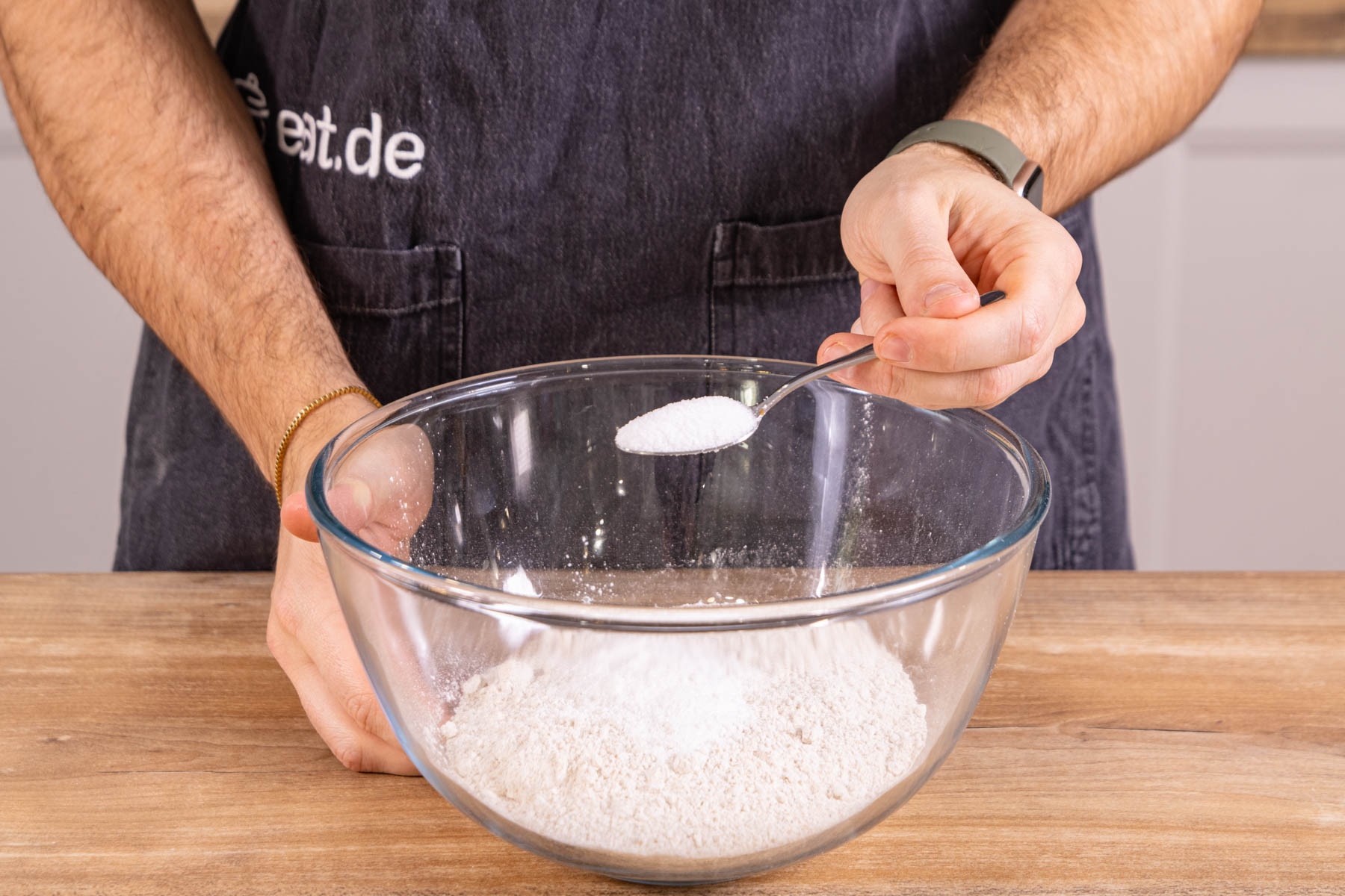 Einfacher Zwiebelkuchen vom Blech | Rezept