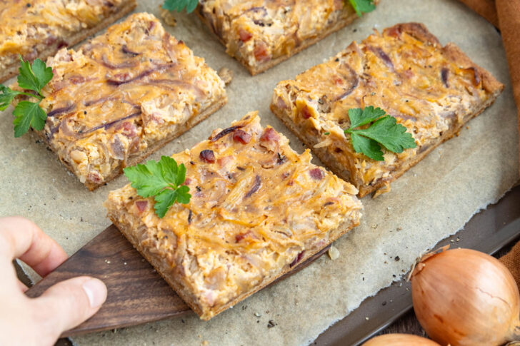 Einfacher Zwiebelkuchen vom Blech