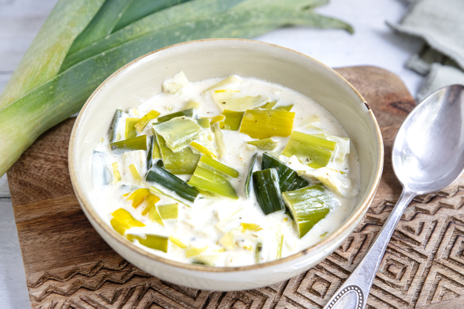 Tomatensalat mit Feta und Oliven | Rezept - eat.de