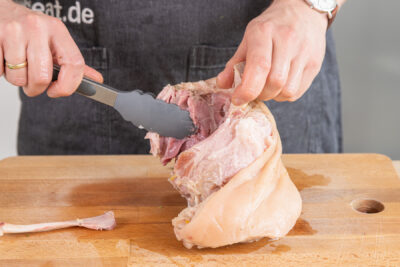 Fleisch vom Knochen lösen