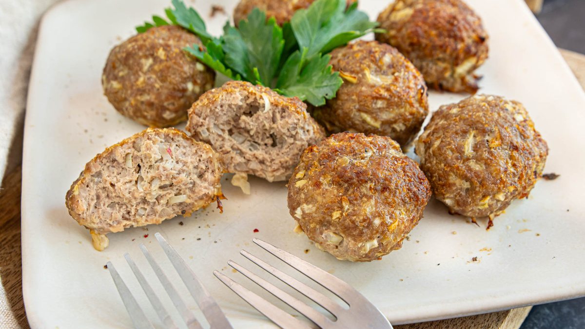 Frikadellen aus der Heißluftfritteuse | Rezept