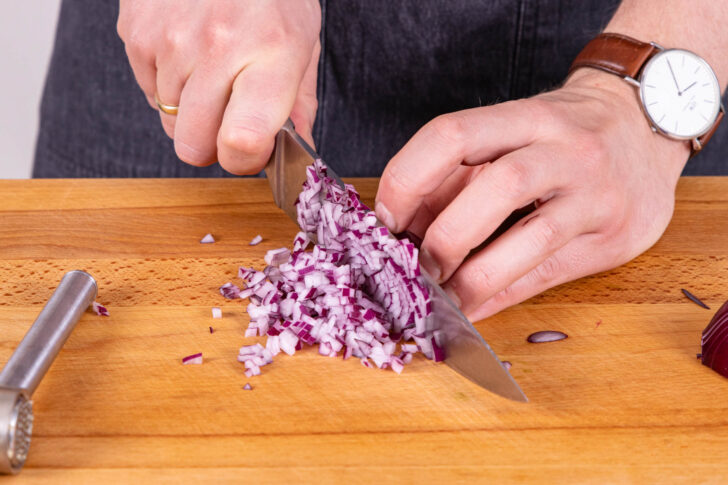 Zwiebel schneiden