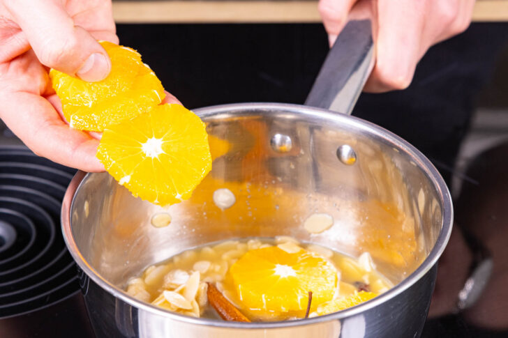 Orangen dazugeben
