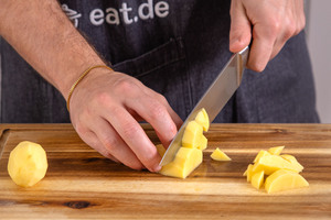 Kartoffeln würfeln