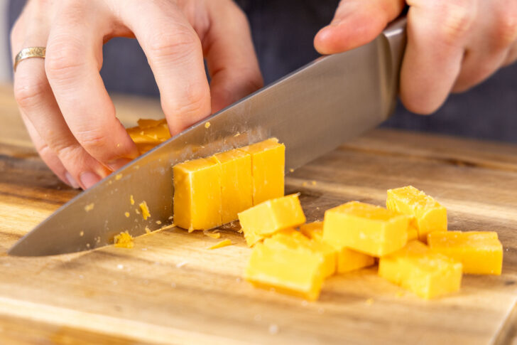 Cheddar schneiden