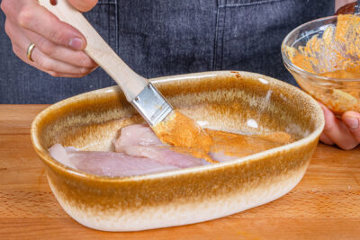 Fleisch einpinseln
