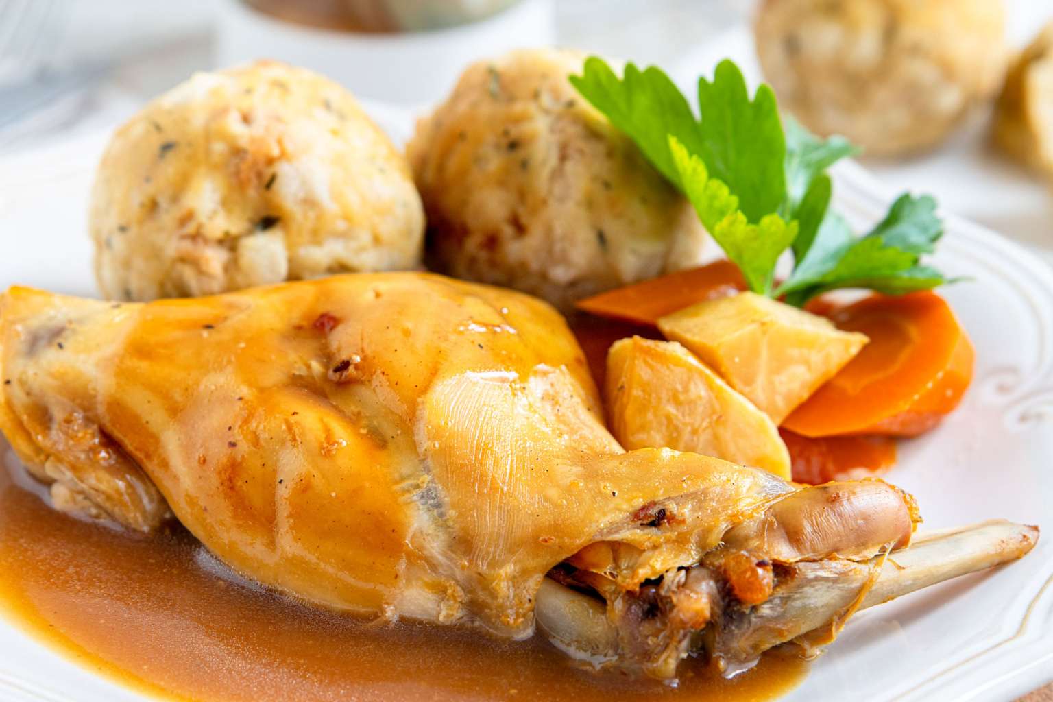 Kaninchenbraten nach Großmutters Art | Rezept - eat.de