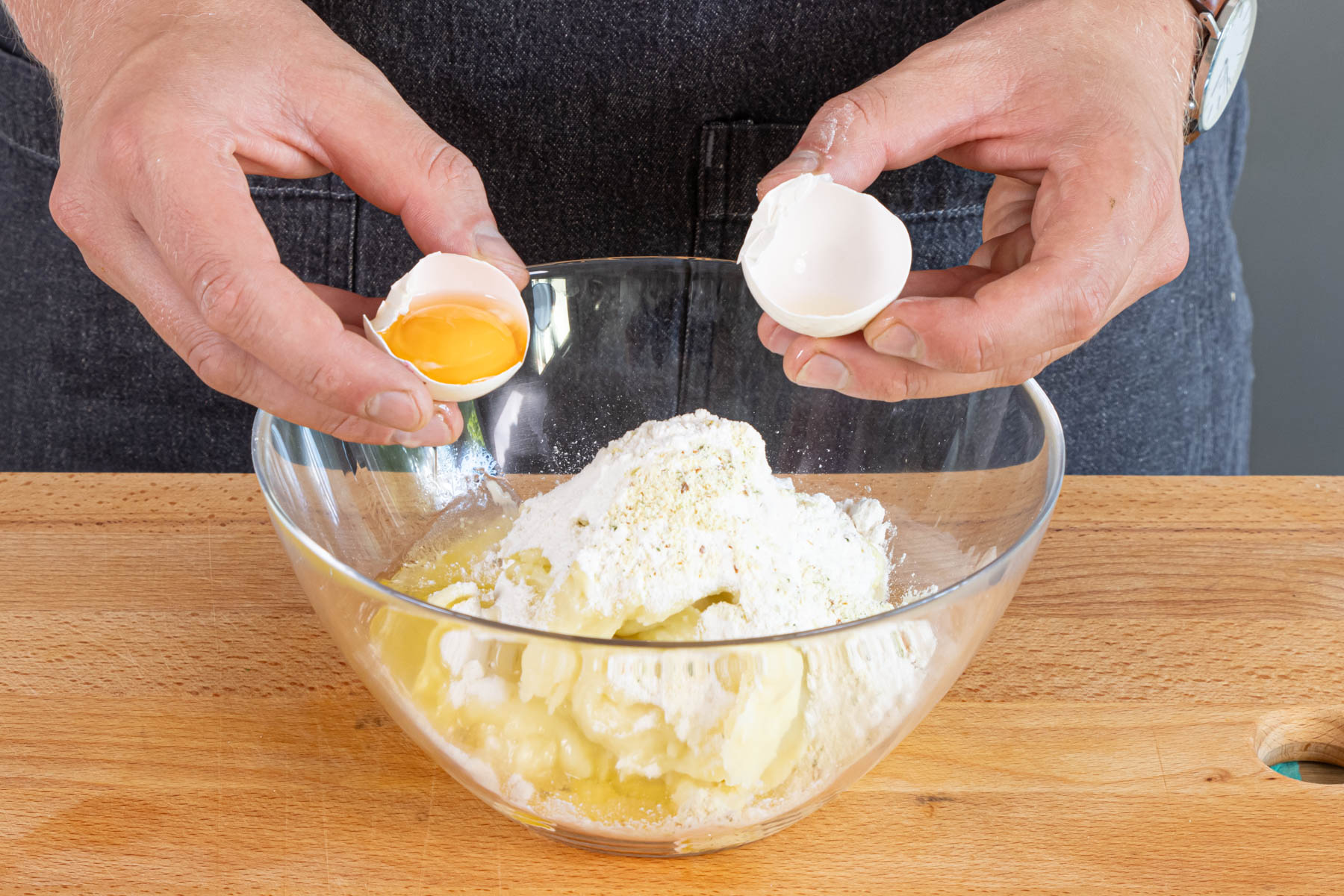 alle Zutaten zum Kartoffelbrei geben