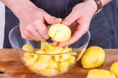 Kartoffeln schneiden