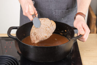 Rinderbraten dazugeben