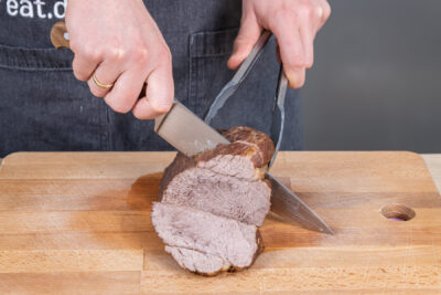Rindfleisch in Scheiben schneiden