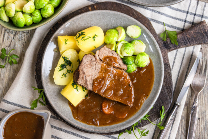 Klassischer Rinderbraten im Backofen