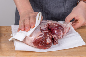 Fleisch abtupfen