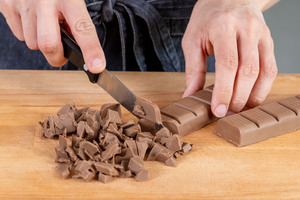Nougat klein schneiden
