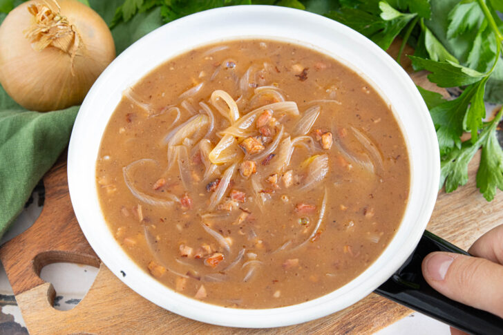 Omas Zwiebelsauce