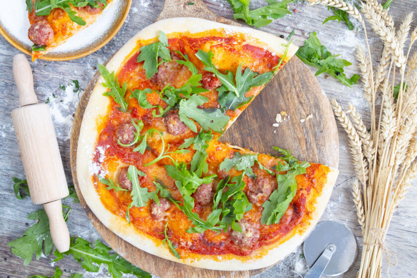 Pizza mit Salsiccia