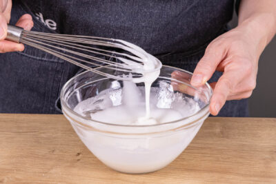 Zuckerguss anrühren