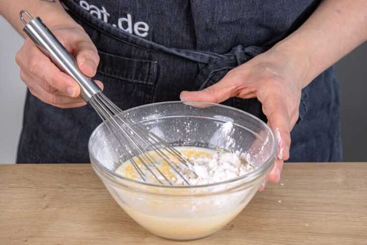 Puddingpulver einrühren