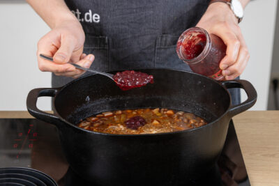 Preiselbeermarmelade dazugeben