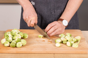 Rosenkohl halbieren