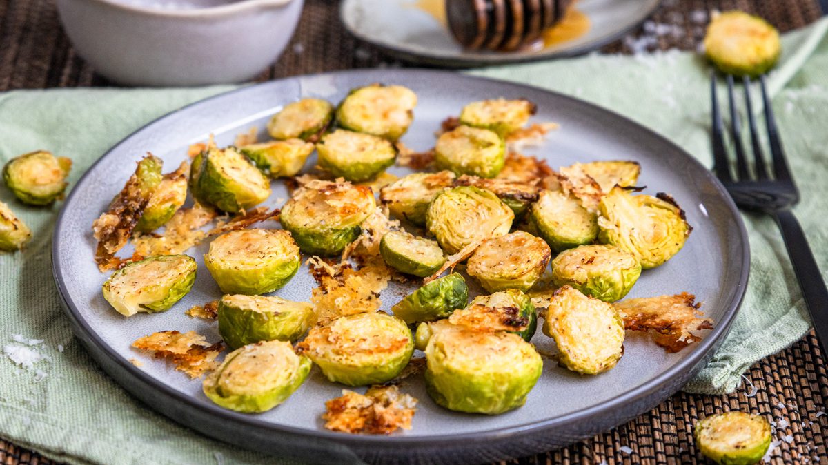 Rosenkohl im Backofen mit Parmesan überbacken