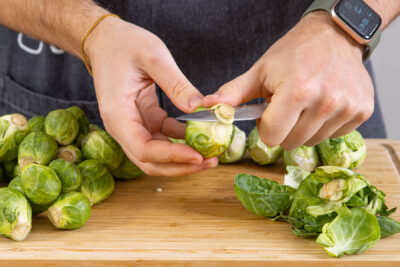 Rosenkohl putzen