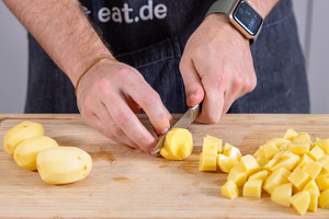 Kartoffeln würfeln
